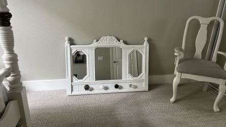 Vintage Triple Mirror Wall Hanging With Knobs/hooks