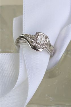 ✨ 10K White Gold Natural Diamond Ring ✨