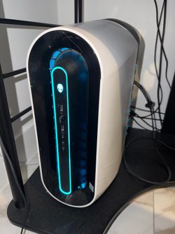 Computer Alienware Aurora 11 / 2 Monitors