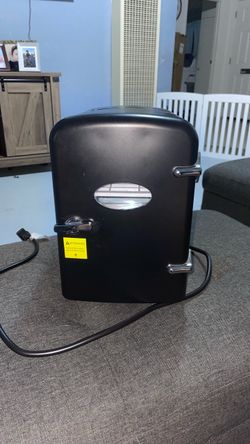 Mini Cooler & Warmer – $25 OBO