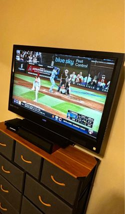 VIZIO VO42L 42" SRS TruVolume and SRS TruSurround HD LCD HDTV