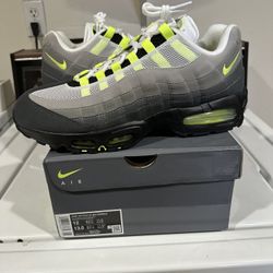Nike Airmax 95 Neon Big Bubble Size 12 Men’s Brand new 