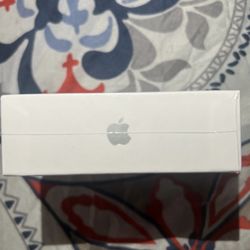 AirPod (Generation 2) with Charging Case 