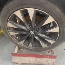 2018 Nissan Sentra SR Wheel Parts