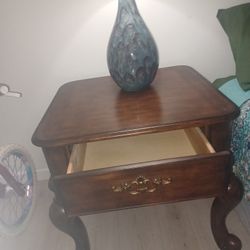 2 Matching Side Tables