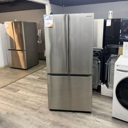 👑SAMSUNG STAINLESS STEEL REFRIGERATOR WITH ICE MAKER AND WATER DISPENSER👑