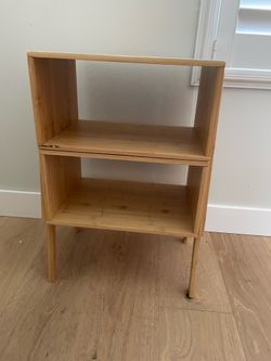 2 Small wooden shelves
