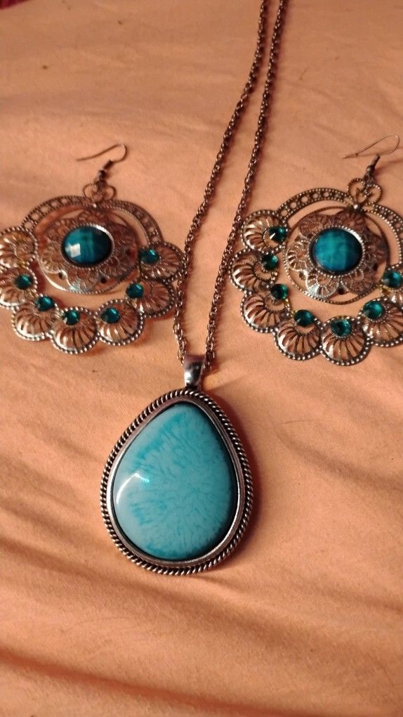 Turquoise Pendant And Chandelier Style Earrings