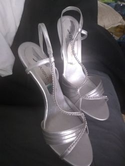 Ladies Lasonia size 9 heels