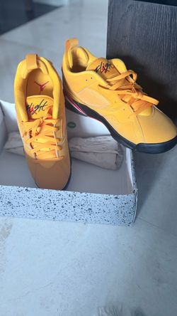 Air Jordan Flight Low-Top Sneakers Yellow