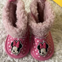 Minnie Mouse Infant Uggs Like Shoes, Size 9-12 Months