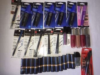 Revlon make up 33 pieces Brand New