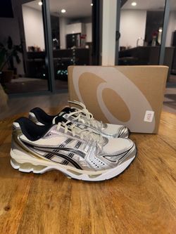 ASIC gel Kayano 14 pure silver size 9 Deadstock