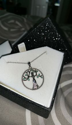 🌸BUY 1 GET 1 FREE🌸 S925 FAMILY TREE PENDANT GREEN ZIRCON 18” chain