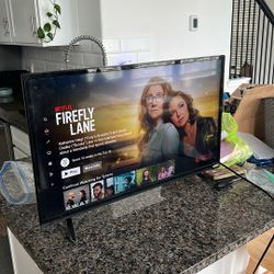 32’’ Vizio LED 720p Smart TV w/ Remote