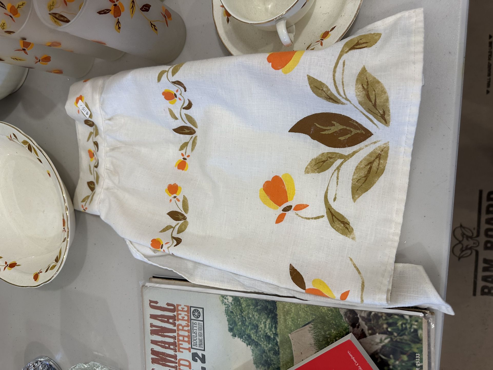 Jewel Tea Autumn Leaf Pattern