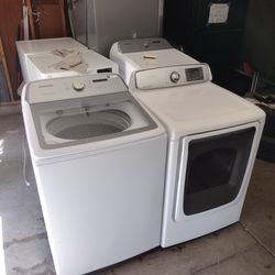 Samsung WASHER and electric dryer Large Capacity