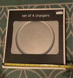 Decorative Grey Plastic Charger Plates (Set of 4)