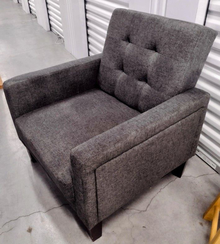 *Accent Chair ~ Trendy & Cozy* 