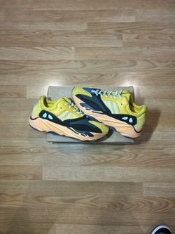 Yeezy 700 Sun Sz 9.5