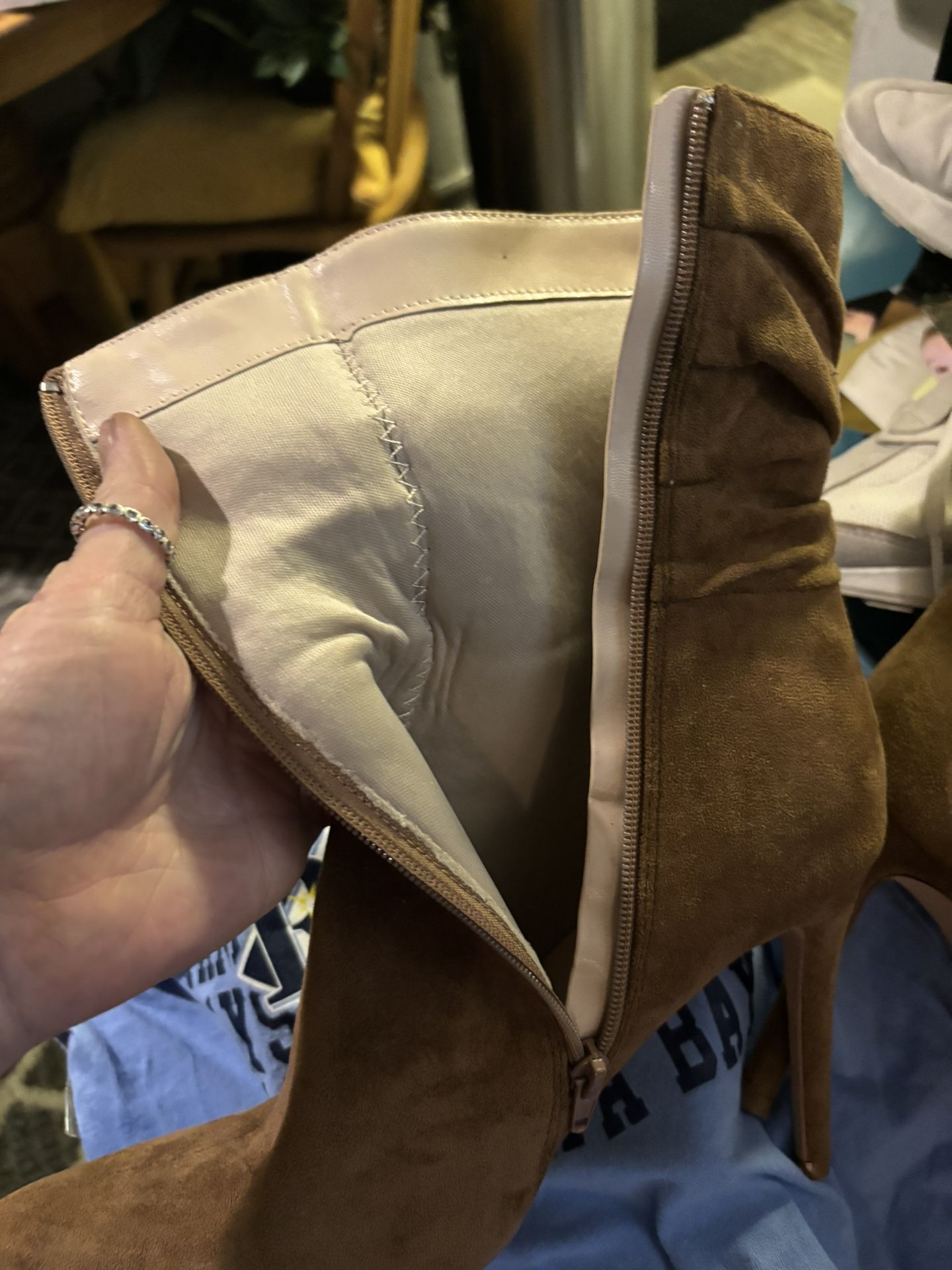 Women’s size 8 boots zip up 3 inch heel suede