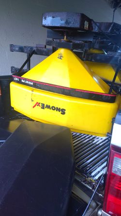 SnowEx Pivot Pro 107 Tailgate Salt Spreader
