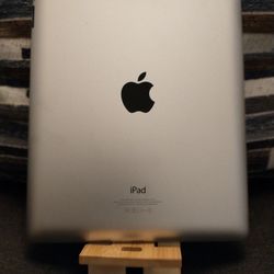 Tablet 9.7 inch Apple iPad - Model A1458 Version 10.3.3 Apple Tablet 