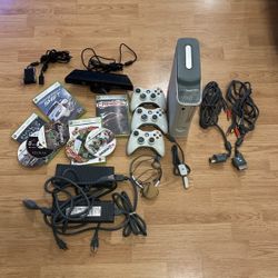 Xbox 360 Bundle10games, 3controllers, Kinect, Headset