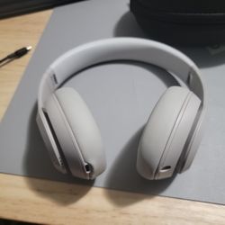Beats Studio Pro Sandstone Brand New Condition
