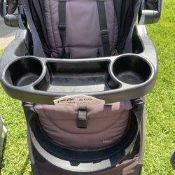 Carreola Car seat and bed