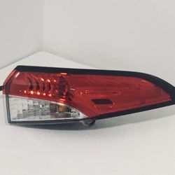 2020 - 2024 Toyota Corolla OEM Rear Side Taillight Right Passenger Side