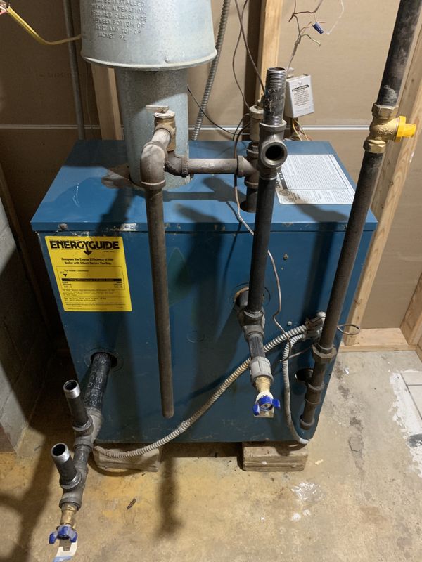 Burnham 9600 BTU Gas Boiler Good Condition for Sale in Queens, NY