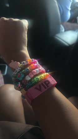 SUNDAY VIP EDC