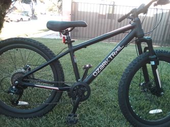 Ozark Trail M.T. Vibe Mountain Bike