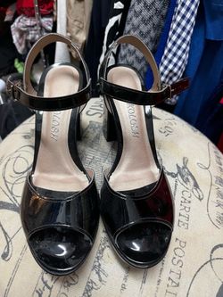 Women’s shoes size 6.5