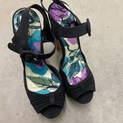 Women’s Fabric Sandals 