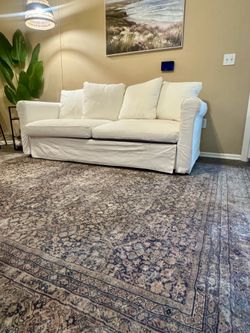 MOVING SALE - Rug 7'3" x 9'3"
