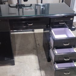 Nail Tech Table