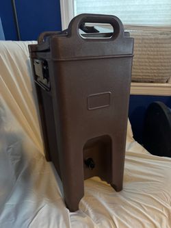 5 gallon hot / cold dispenser. Like new. Coffee, handwash station option.