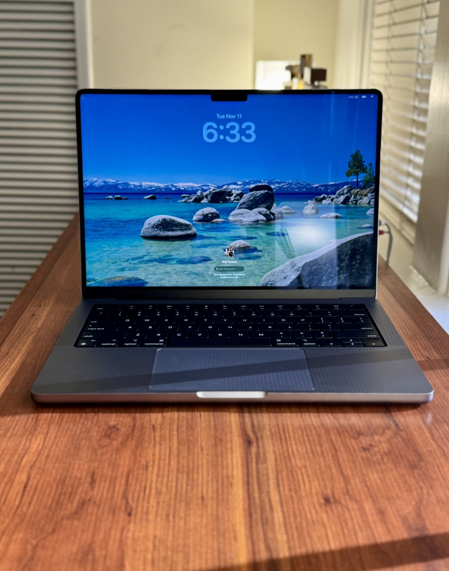 Macbook Pro M1 14-inch (M1 Pro, 16GB/512GB, New Battery!)