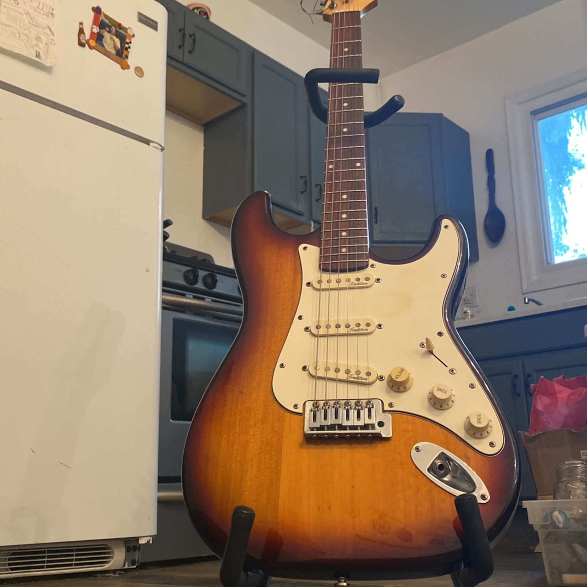 Electric Guitar Tradition Amber Wood Style