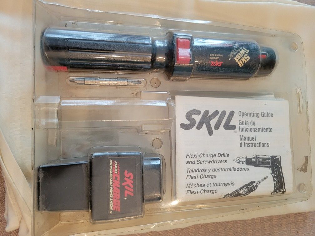 Skil Twist Xtra Model 2207 Flexi-Charge Cordless Reversing Screwdriver