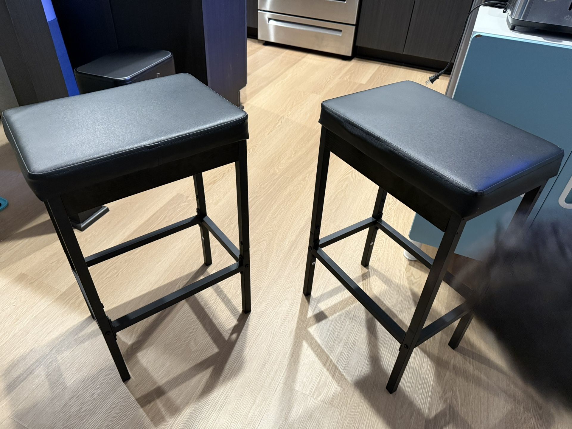 2 Bar Stools