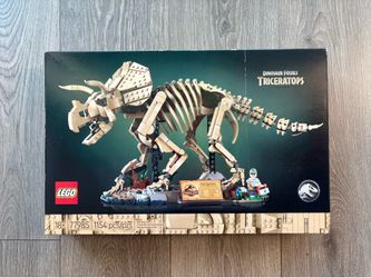 New LEGO Jurassic Park Dinosaur Fossils: Triceratops 77985