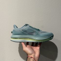 Nike Pegasus Premium - Men’s Size 12 - NEW