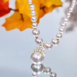 Elegant pearl necklace