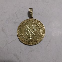 One Inch Round 20 Subway Series Yankee And The Mets Use