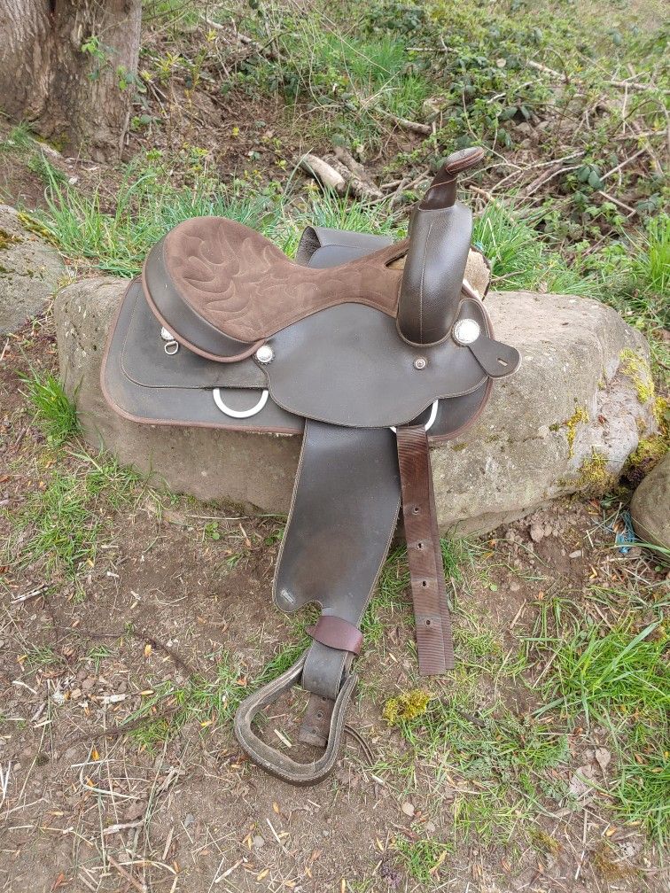 15" Wintec Western Saddle