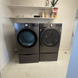 LG electric washer and dryer set