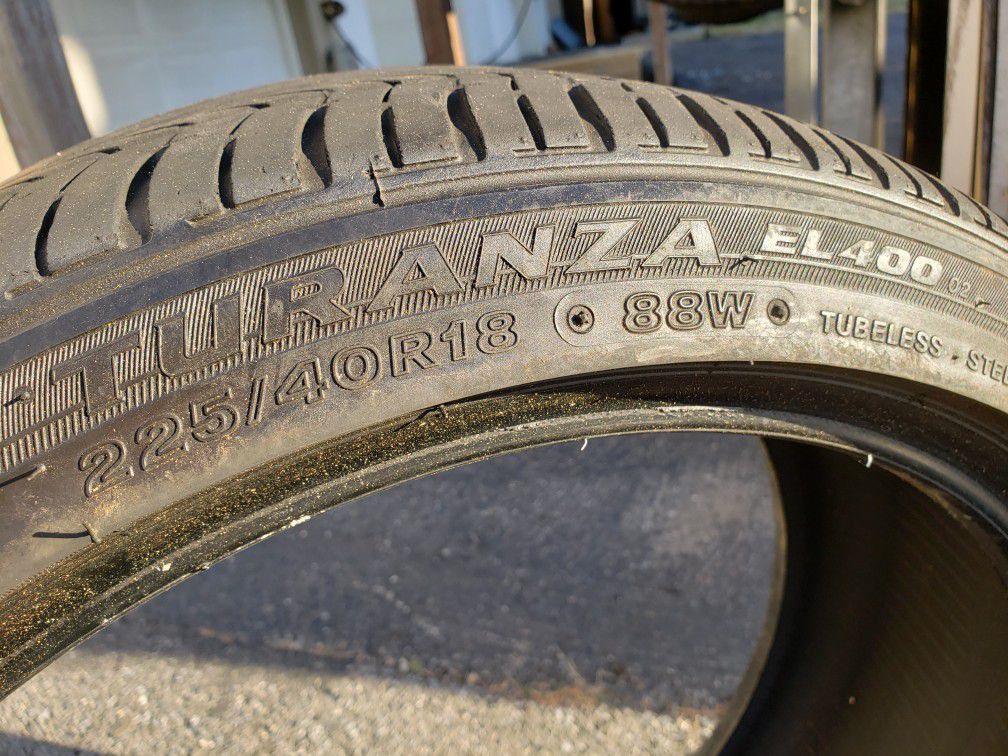 Bridgestone turanza 225/40r18 EL400 88W front tires from a Lexus is